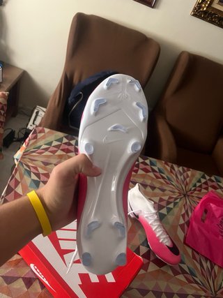 Zapatillas Nike Futbol Rosas y Blancas