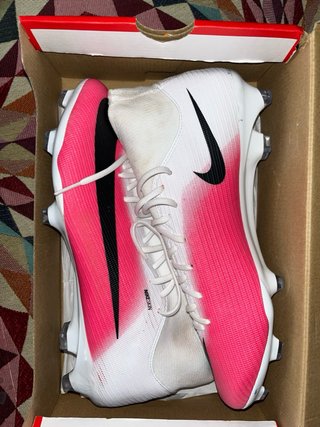 Zapatillas Nike Futbol Rosas y Blancas