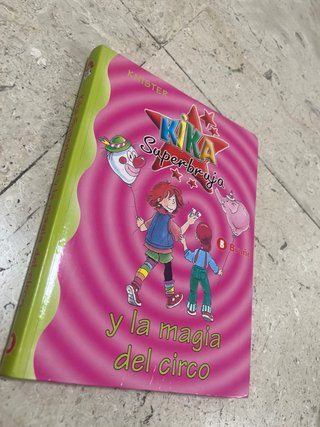 Kika Superbruja. Coleccion.