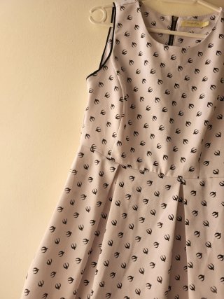 Vestido estampado pájaros blanco y negro