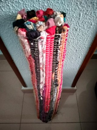 Alfombra tejida multicolor