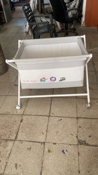 Cuna de viaje semi nueva