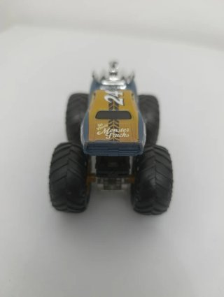 Monster Truck Hot Wheels Azul y Dorado
