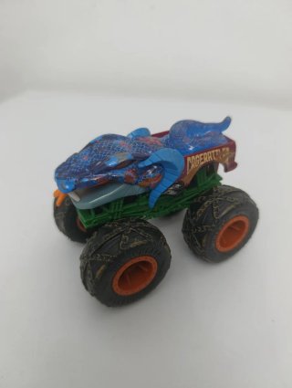 Monster Truck Hot Wheels Azul y Dorado