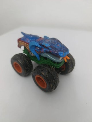 Monster Truck Hot Wheels Azul y Dorado