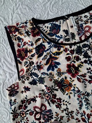 Blusa Stradivarius Estampada Talla M