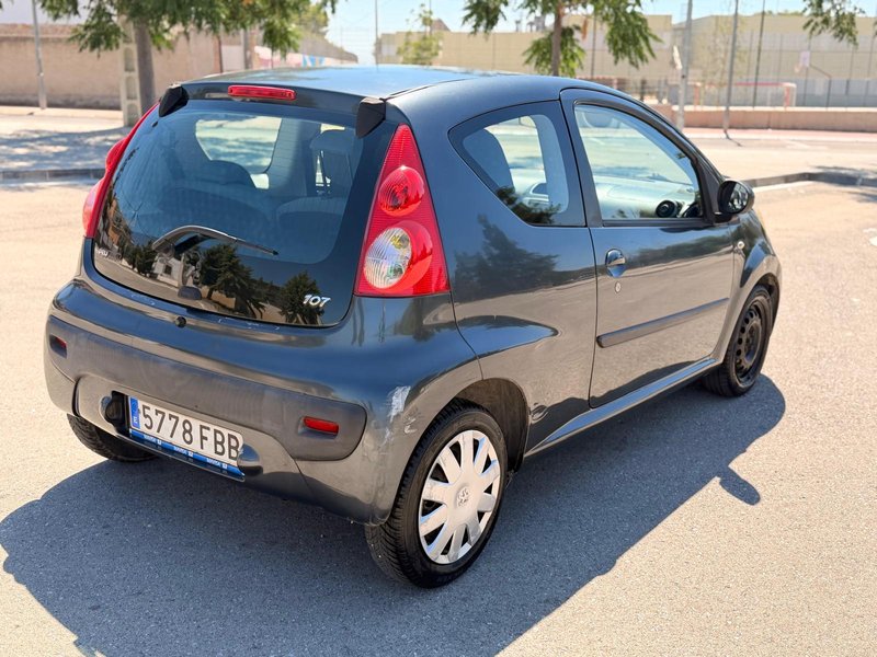 Peugeot 107 1.4 HDI Urban 3p / 5p 2006, foto 4