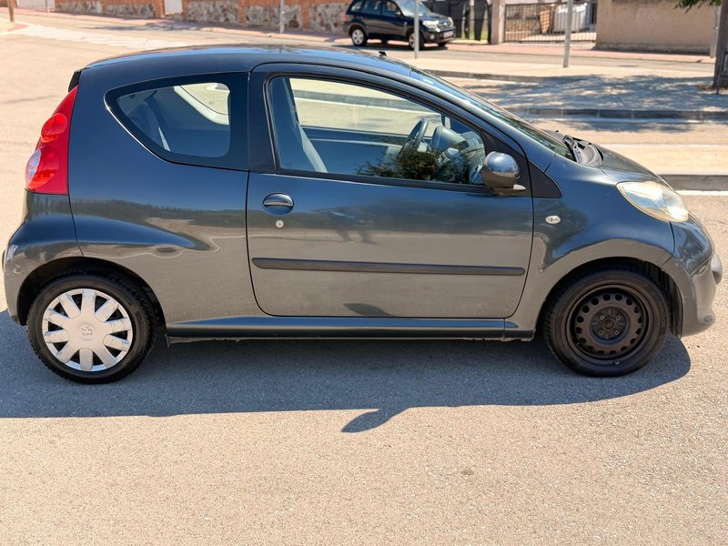 Peugeot 107 1.4 HDI Urban 3p / 5p 2006, foto 7