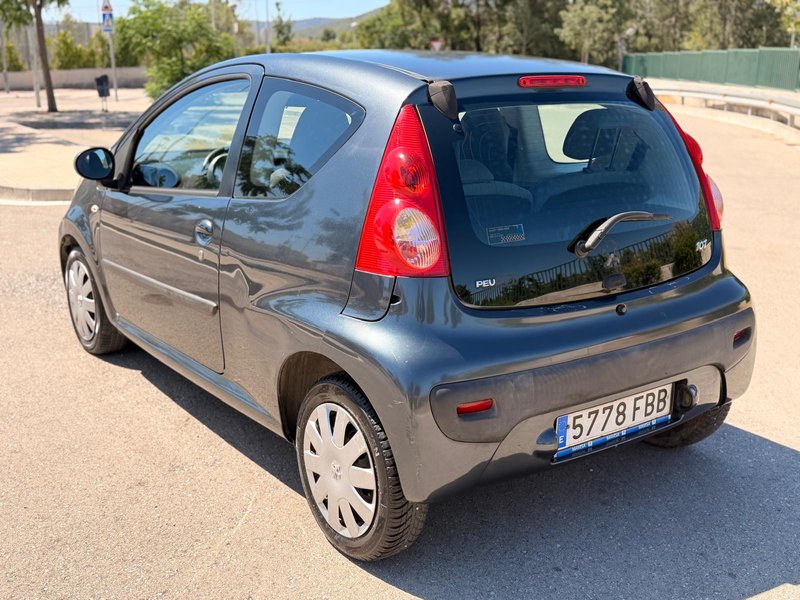 Peugeot 107 1.4 HDI Urban 3p / 5p 2006, foto 6