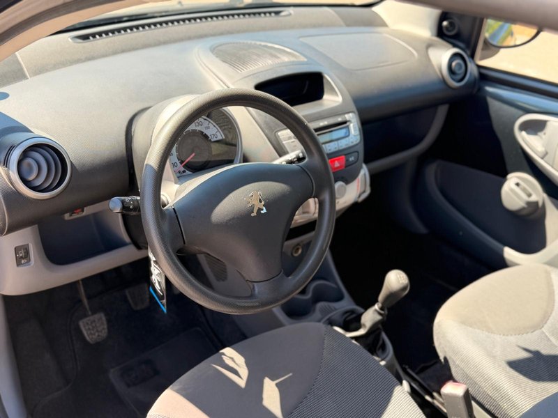 Peugeot 107 1.4 HDI Urban 3p / 5p 2006, foto 10