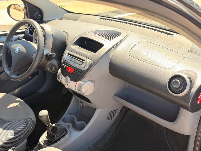 Peugeot 107 1.4 HDI Urban 3p / 5p 2006, foto 22