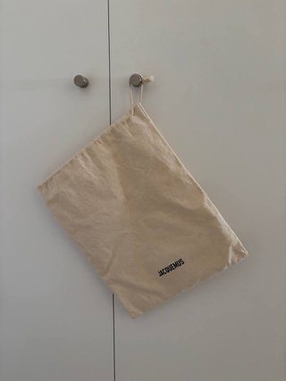 Bolso Jacquemus Le Carinu Piel Negro