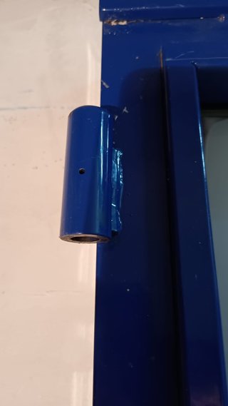 Puerta de Seguridad Azul con Marco