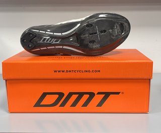 Zapatillas Carretera DMT KR1 Blancas/Negras Talla