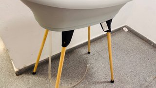 Bañera y cambiador para bebés con patas plegables