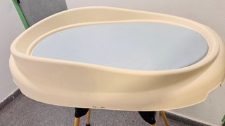 Bañera y cambiador para bebés con patas plegables