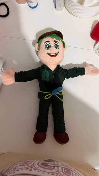 Peluche de niño explorador