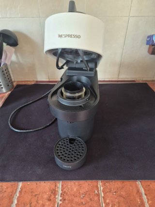 Cafetera Nespresso Krups Vertuo