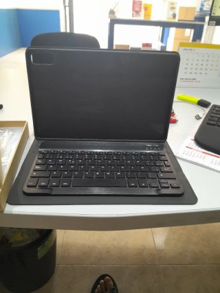 Funda con teclado para tablet Lenovo, A ESTRENAR