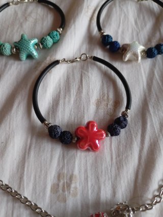 Set 4 bracciali con ciondoli