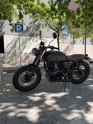 Mutt Akita All Black 250cc (21 CV) – Año 2022