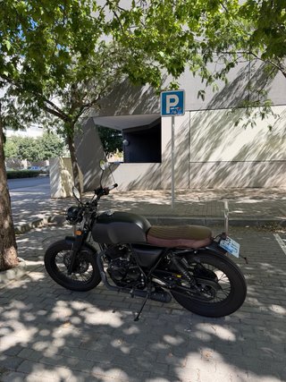 Mutt Akita All Black 250cc (21 CV) – Año 2022