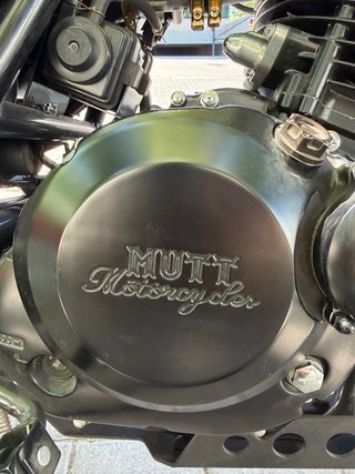 Mutt Akita All Black 250cc (21 CV) – Año 2022
