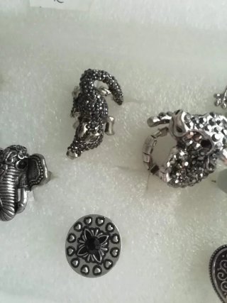 Anillos a 5€unidad.5 unidades 20€