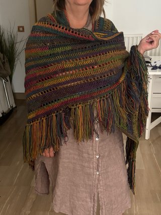 Chal artesanal de lana multicolor