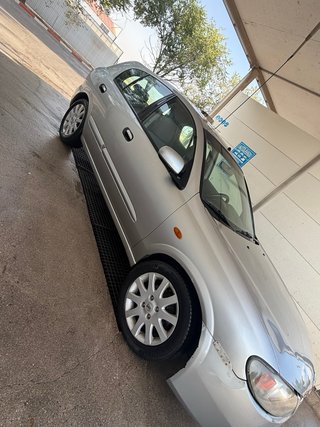 Nissan Almera 2004