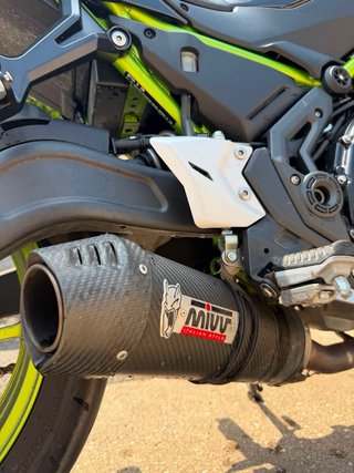 Kawasaki Z650 ABS 2021 Negra y Verde