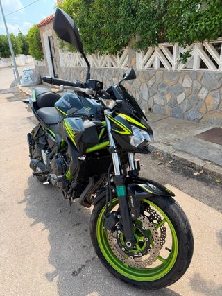 Kawasaki Z650 ABS 2021 Negra y Verde