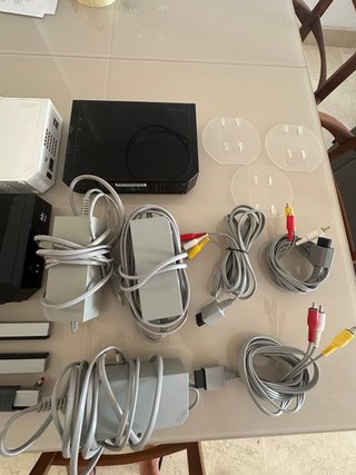 Consolas Nintendo Wii (Negra y Blanca)