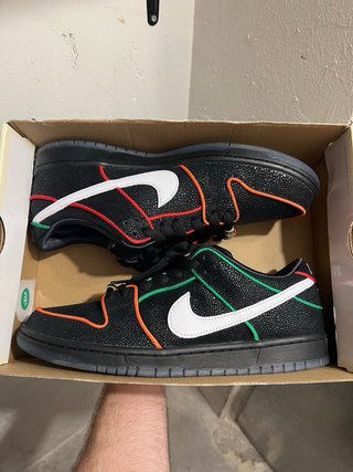 Nike Dunk Low SB Pro QS Bronx Skate Black Red