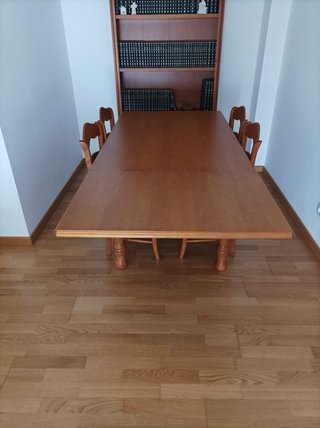 Mesa de comedor de pino