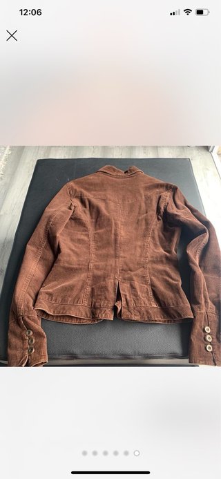 Blazer Bershka castanho curto cintado