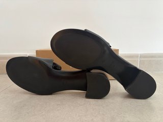 Sandalias negras Mango Nuevas