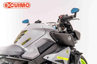 YAMAHA MT 10