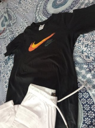 Conjunto Camiseta Nike y Pantalón Blanco