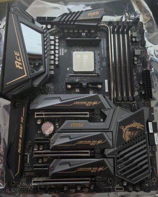 MSI X570 ACE, CPU 5900X, 32GB RAM Trident Z