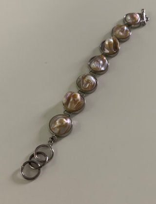 Pulsera perlas y nácar