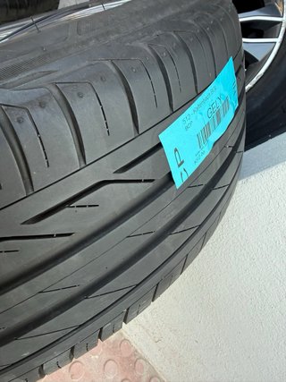 Llantas BMW 17” Originales + Bridgestone 2023