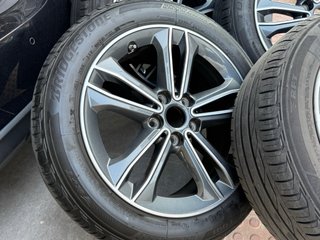 Llantas BMW 17” Originales + Bridgestone 2023