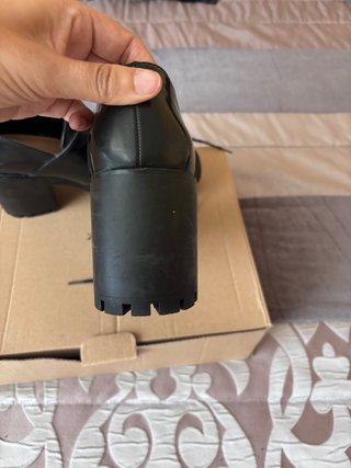 Zapatos Zara de cordones negros