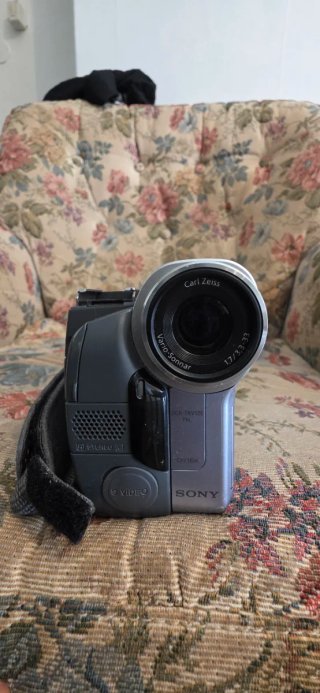Sony Handycam DCR-TRV12E