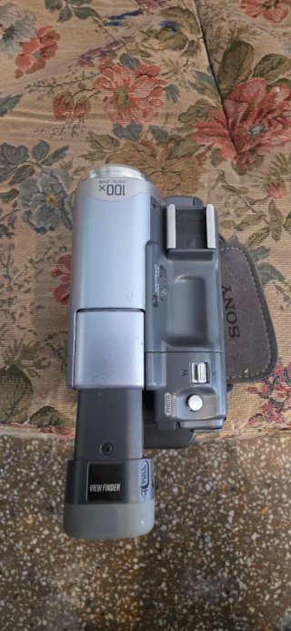 Sony Handycam DCR-TRV12E