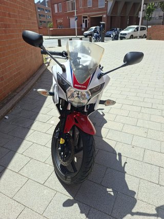 Honda CBR 125R 2016 Roja y Blanca