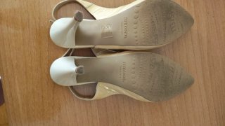 Zapatos de tacón punta abierta beige