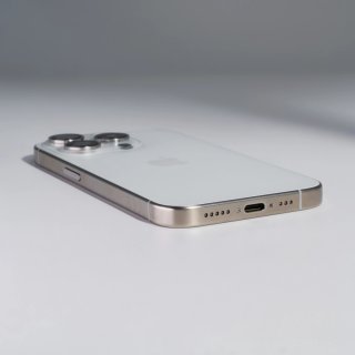 iPhone 15 Pro 128GB con garanzia 1 anno