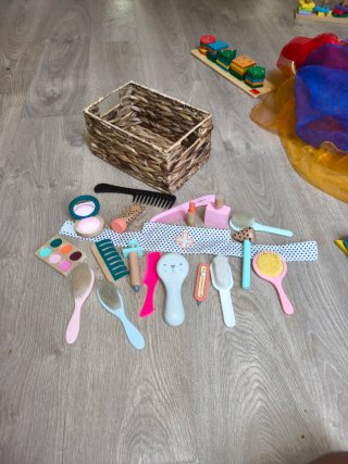 Juguetes de madera para peinar y de sanidad